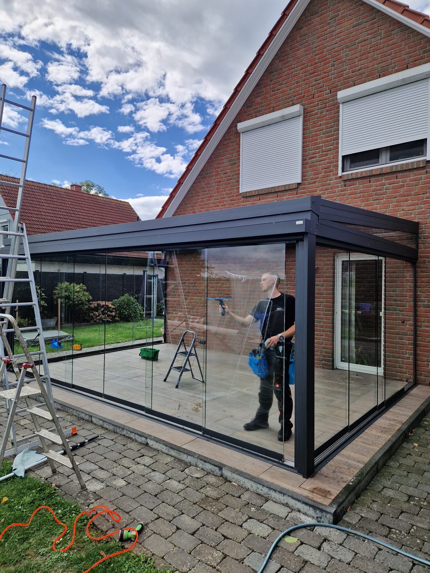Fensterreinigung eines Wintergartens mit Glasdach in Hildesheim